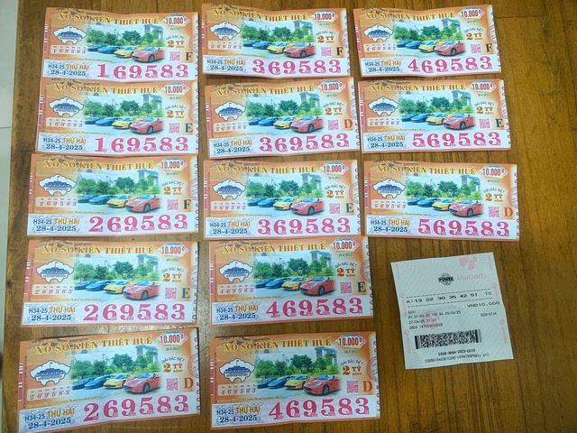 Tang vật vụ án Tang vật là các tờ vé số bị cướp giật