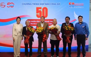 Chiến dịch Hồ Chí Minh Khai mạc triển lãm “Đại thắng Mùa Xuân 1975 với Kỷ nguyên phát triển mới của dân tộc Việt Nam” - Ảnh 5.