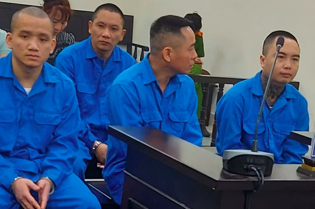Nguyễn Đình Tỵ cùng đồng phạm tại phiên tòa Chủ quán karaoke bị kết án vì tội buôn người và hiếp dâm