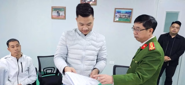 Nguyễn Thành Luân, Giám đốc Công ty Rance Pharma làm việc với cơ quan điều tra. Nguyễn Thành Luân, Giám đốc Công ty Rance Pharma làm việc với cơ quan điều tra.