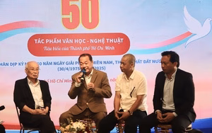 Giao lưu giữa các tác giả và khách tham quan Trung tâm Lưu trữ Quốc gia II trưng bày loạt tư liệu quý - Ảnh 9.