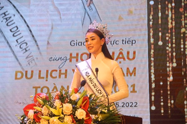 Hoa hậu Lý Kim Thảo rạng rỡ tại sự kiện Tuyên dương hoa hậu Lý Kim Thảo và các vận động viên SEA Games
