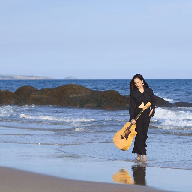 Hồng Hạnh trong phòng thu Hồng Hạnh thu âm album mới