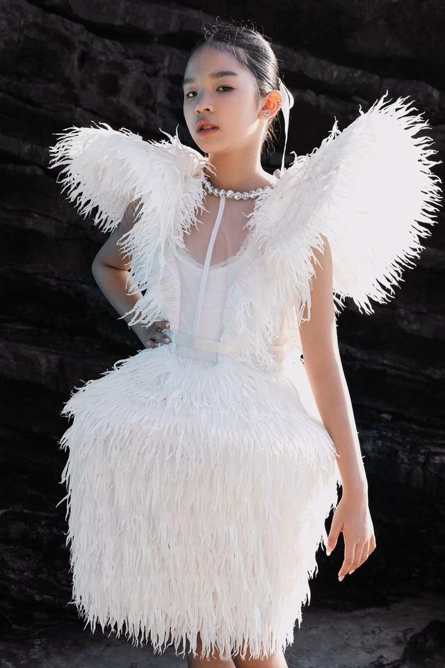 Thần thái cuốn hút của Victoria Thiên Ân Victoria Thiên Ân - mẫu nhí Việt tỏa sáng tại show diễn ở Thái Lan- Ảnh 3.