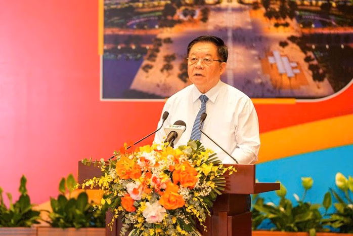 Ông Nguyễn Trọng Nghĩa, Ủy viên Bộ Chính trị, Bí thư Trung ương Đảng, Trưởng Ban Tuyên giáo và Dân vận Trung ương, phát biểu chỉ đạo Ông Nguyễn Trọng Nghĩa, Ủy viên Bộ Chính trị, Bí thư Trung ương Đảng, Trưởng Ban Tuyên giáo và Dân vận Trung ương, phát biểu chỉ đạo