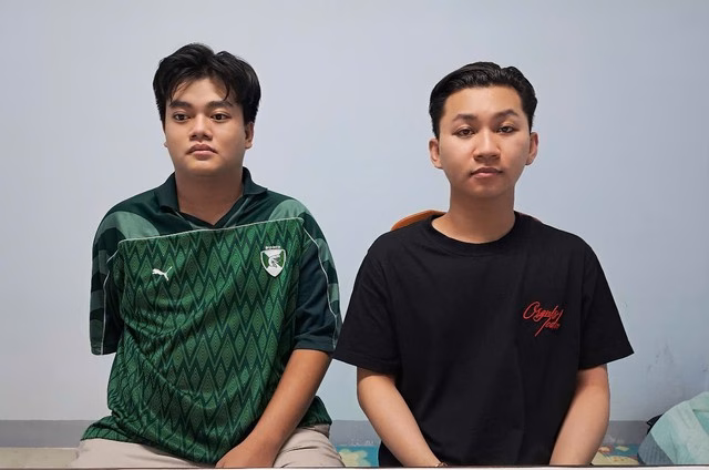 Nguyễn Hoàng Khang và Phan Anh Duy Nguyễn Hoàng Khang và Phan Anh Duy tại cơ quan công an