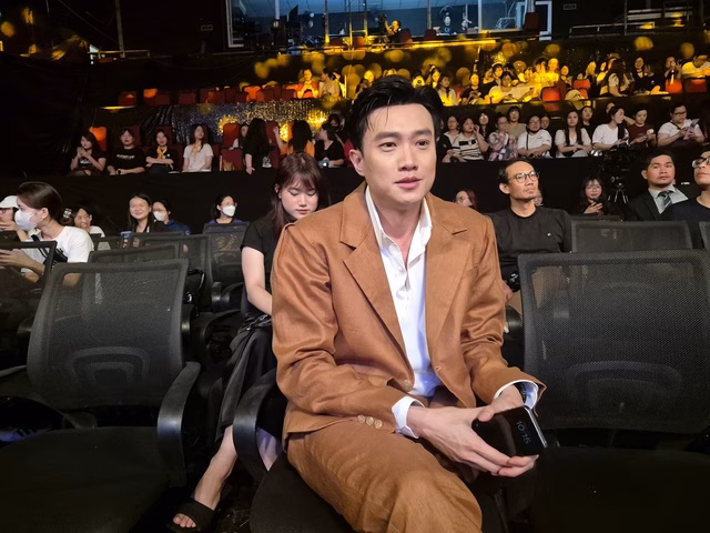 Quốc Trường Lột Xác Trong Vai Bác Sĩ Thẩm Mỹ “Điên Tình” Ở “Chị Ngã Em Nâng” Quốc Trường Lột Xác Trong Vai Bác Sĩ Thẩm Mỹ “Điên Tình” Ở “Chị Ngã Em Nâng”