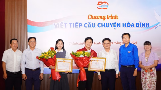 Ca khúc cách mạng hút người nghe - Ảnh1.