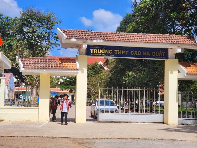 Trường THPT Cao Bá Quát Trường THPT Cao Bá Quát