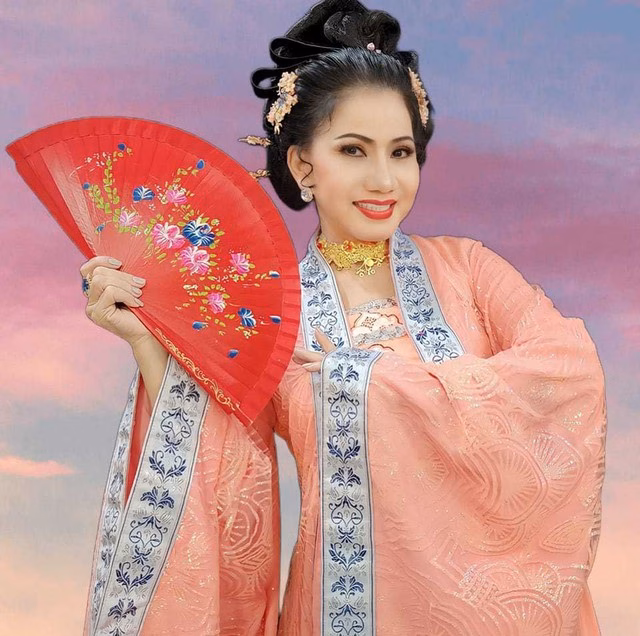 NSND Phượng Loan: Giọng ca vàng lan tỏa thông điệp từ bi NSND Thoại Miêu, NSND Phượng Loan, NS Chí Tâm hát mừng Đại lễ Phật đản Vesak- Ảnh 3.