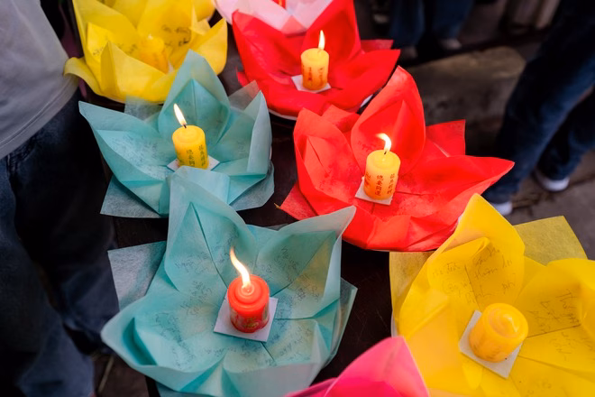Lễ hội hoa đăng mừng Đại lễ Phật đản - Ảnh4.