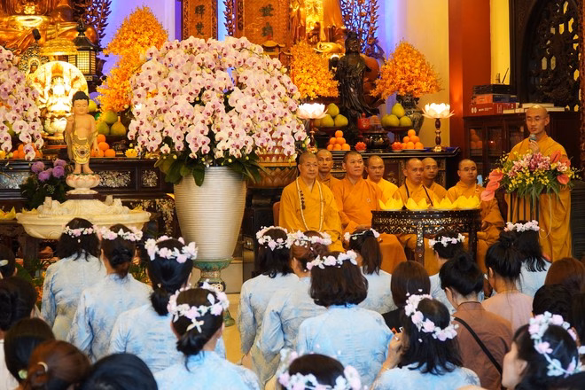 Lễ hội hoa đăng mừng Đại lễ Phật đản - Ảnh5.