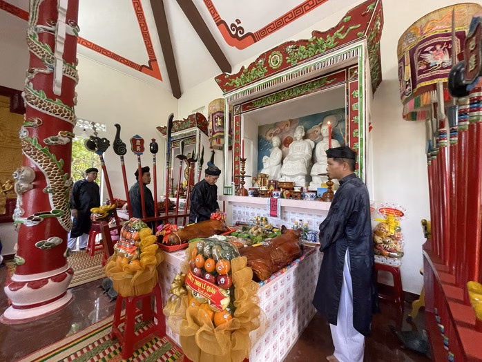 Kế nghiệp Thủy tổ Kế nghiệp Thủy tổ là An phủ sứ Bình Khang Lê Văn Quang hậu duệ đời thứ21 của Thủy tổ Lê văn Đạt cùng con gái Lê Thị Huyền Trâm - Đại đô đốc Thủy quân Tây Sơn - đảm nhiệm sứ mệnh bảo vệ, phát triển các đảo yến.