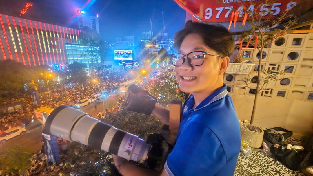 Gây sốt với ảnh diễu binh, chàng sinh viên nuôi ước mơ làm báo- Ảnh5. Gây sốt với ảnh diễu binh, chàng sinh viên nuôi ước mơ làm báo- Ảnh5.