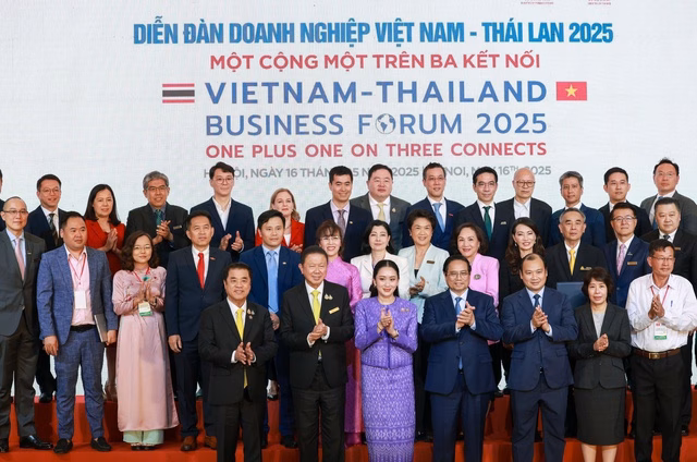 Thủ tướng Phạm Minh Chính và Thủ tướng Paetongtarn Shinawatra dự Diễn đàn Doanh nghiệp Việt Nam - Thái Lan Thủ tướng Phạm Minh Chính và Thủ tướng Paetongtarn Shinawatra dự Diễn đàn Doanh nghiệp Việt Nam - Thái Lan