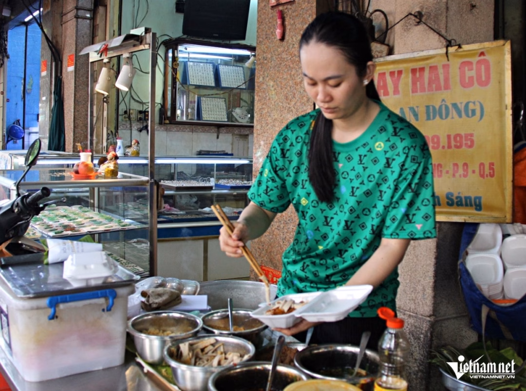 Quán xôi Hai Cô Quán xôi Hai Cô với món xôi cay đặc trưng