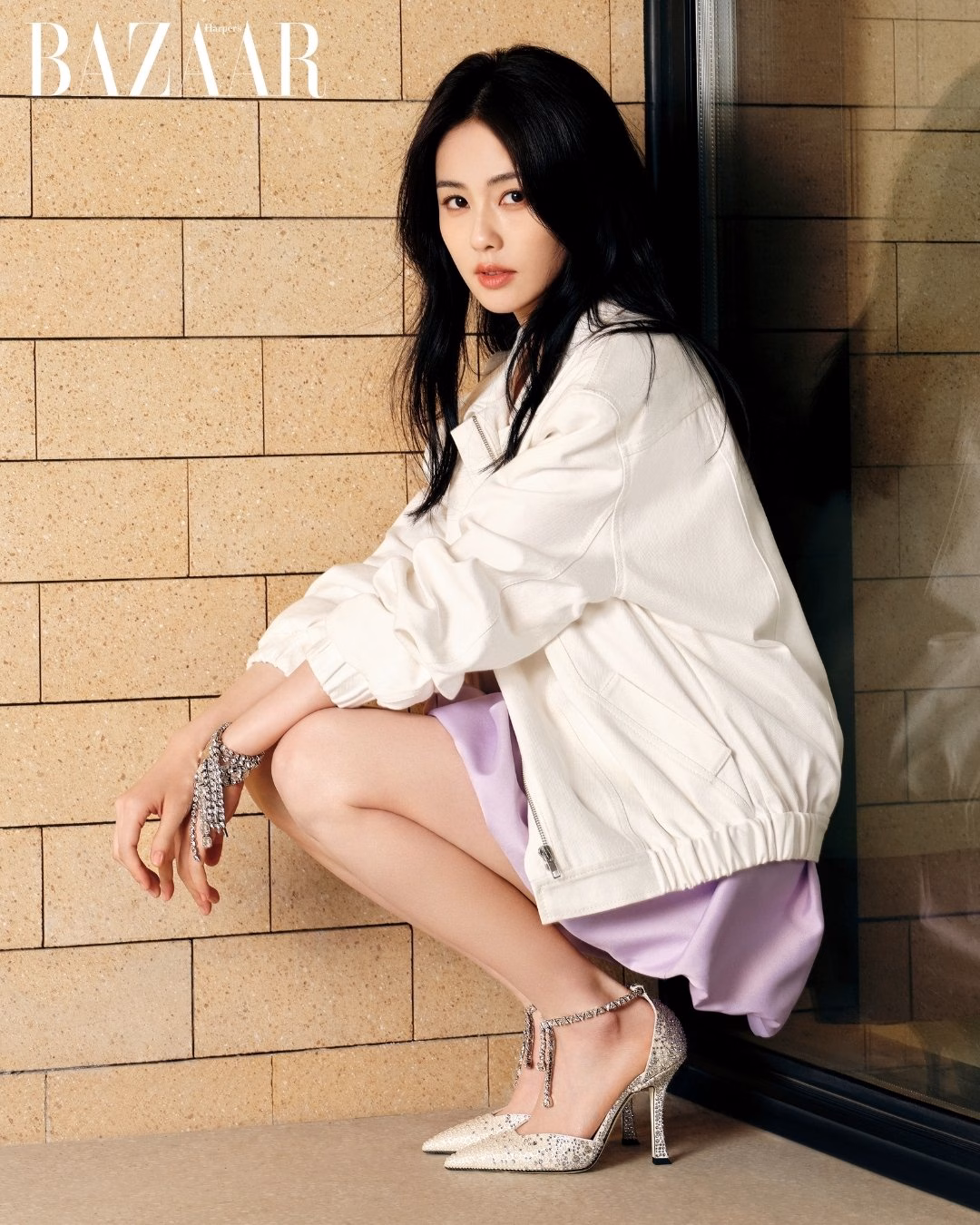 Bạch Lộc – Đại sứ thương hiệu: Tượng đài xa xỉ trong từng bước đi Ảnh: Weibo Jimmy Choo