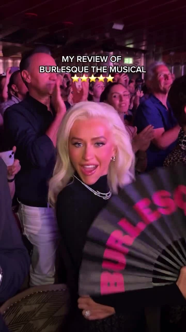 Christina Aguilera lên tiếng về tin đồn dùng thuốc giảm cân Christina Aguilera đi xem nhạc kịch hôm 20/7