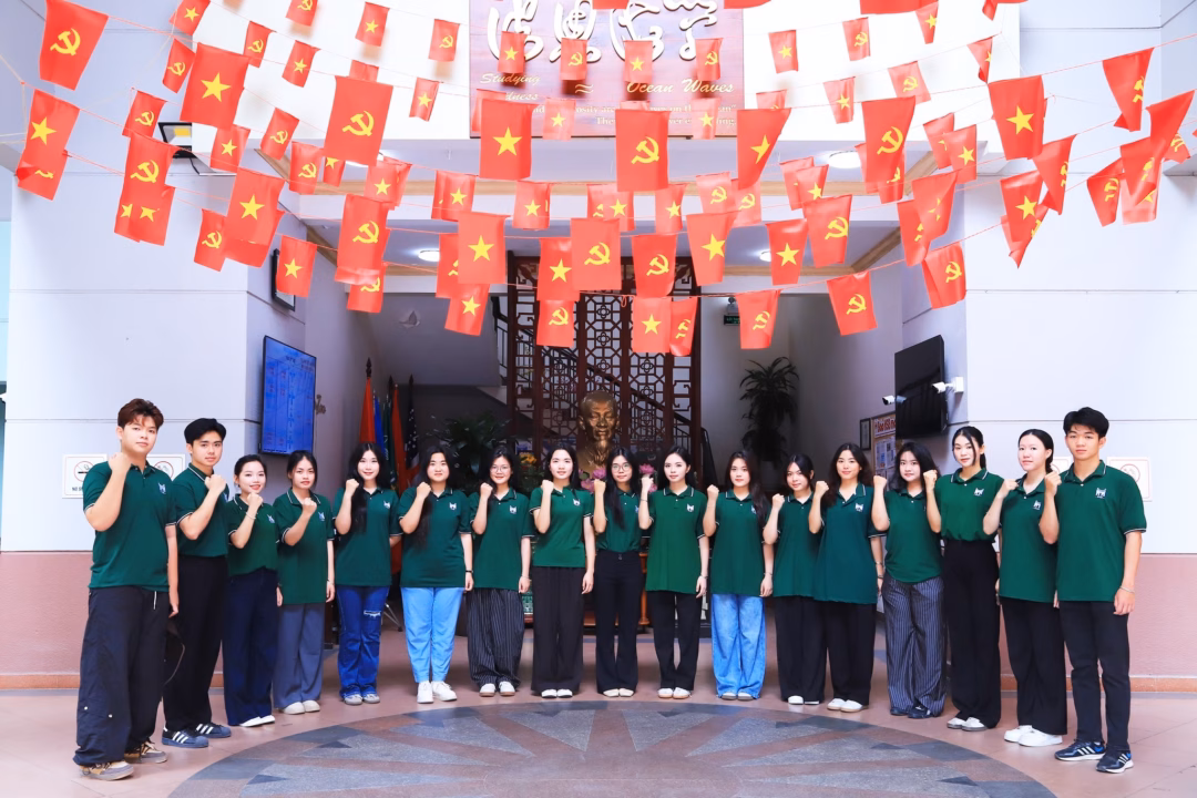 Đại học Quốc gia Hà Nội đào tạo thạc sĩ quản trị chăm sóc sức khỏe Trong kỷ nguyên số, với hỗ trợ của AI và công nghệ học tập thông minh, một sinh viên chăm học hoàn toàn có thể đạt được hiệu quả bằng... bốn người học trước kia.