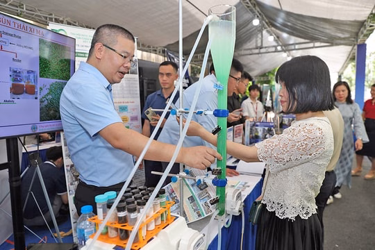 Hà Nội lên kế hoạch thành lập sàn giao dịch công nghệ số hiện đại Sàn Giao dịch Công nghệ Hà Nội: Cầu nối cho thị trường đổi mới sáng tạo