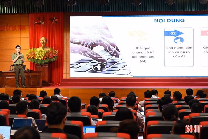 Hà Tĩnh đẩy mạnh chuyển đổi số với hạ tầng kỹ thuật đồng bộ Hà Tĩnh sẽ tiếp tục tập trung đào tạo, nâng cao năng lực cho đội ngũ cán bộ, công chức về ứng dụng CNTT, chuyển đổi số.