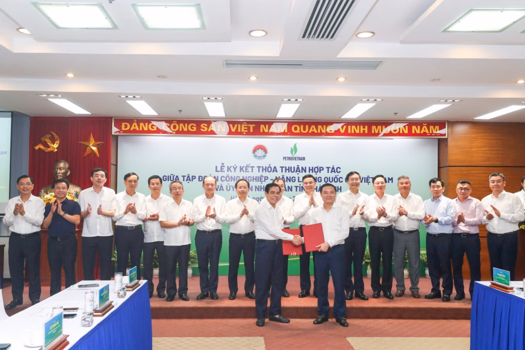Hà Tĩnh và Petrovietnam ‘nắm tay’ phát triển năng lượng, kinh tế Petrovietnam và tỉnh Hà Tĩnh tăng cường hợp tác phát triển năng lượng và kinh tế địa phương
