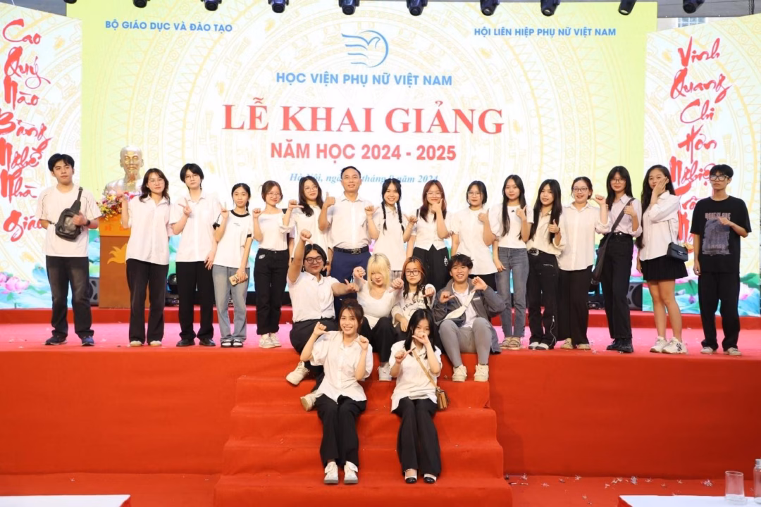 Học viện Phụ nữ Việt Nam đào tạo ngành Kinh tế và Kinh tế số mũi nhọn Sinh viên và giảng viên ngành Kinh tế số