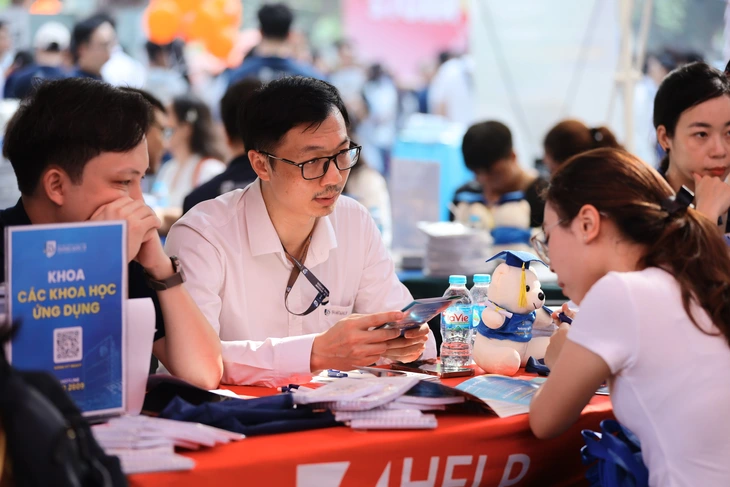 Hôm nay mở Ngày hội lựa chọn nguyện vọng xét tuyển ĐH năm 2025 xét tuyển - Ảnh 13.