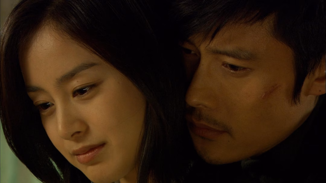 Kim Tae Hee – Biểu tượng nhan sắc Hàn Quốc với sự nghiệp diễn xuất phong phú Kim Tae Hee trong Mật Danh Iris đóng cùng Lee Byung Hun.
