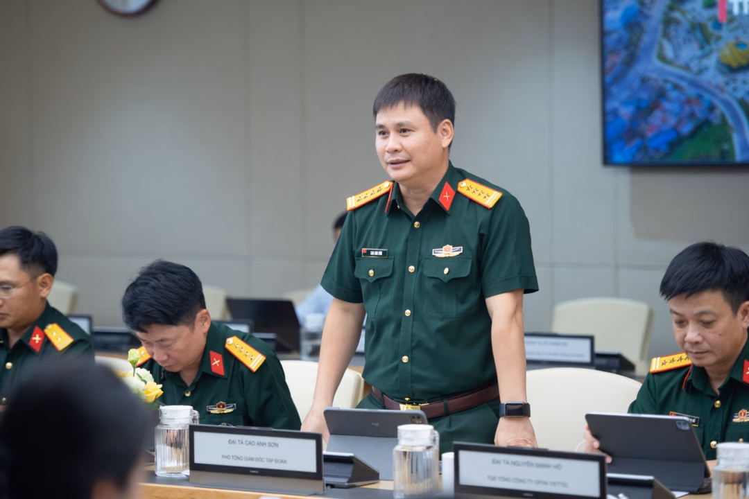 Lâm Đồng tiên phong chuyển đổi số toàn diện với Tập đoàn Viettel Đồng chí Phó TGĐ Tập đoàn Cao Anh Sơn chia sẻ về những nhóm việc và lộ trình cụ thẻ của các chương trình hành động số cho tỉnh