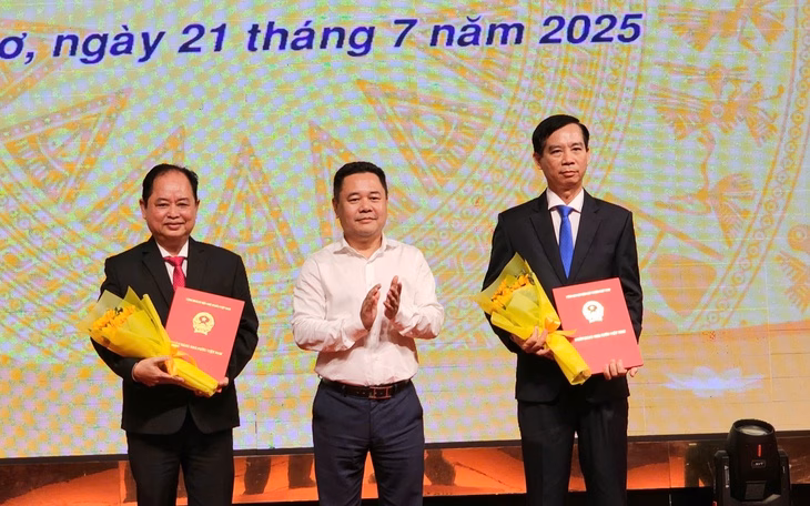 LPBank cắt giảm gần 2.000 nhân sự trong 6 tháng đầu năm Một ngân hàng 'cắt phăng' gần 2.000 nhân sự sau 6 tháng - Ảnh 3.