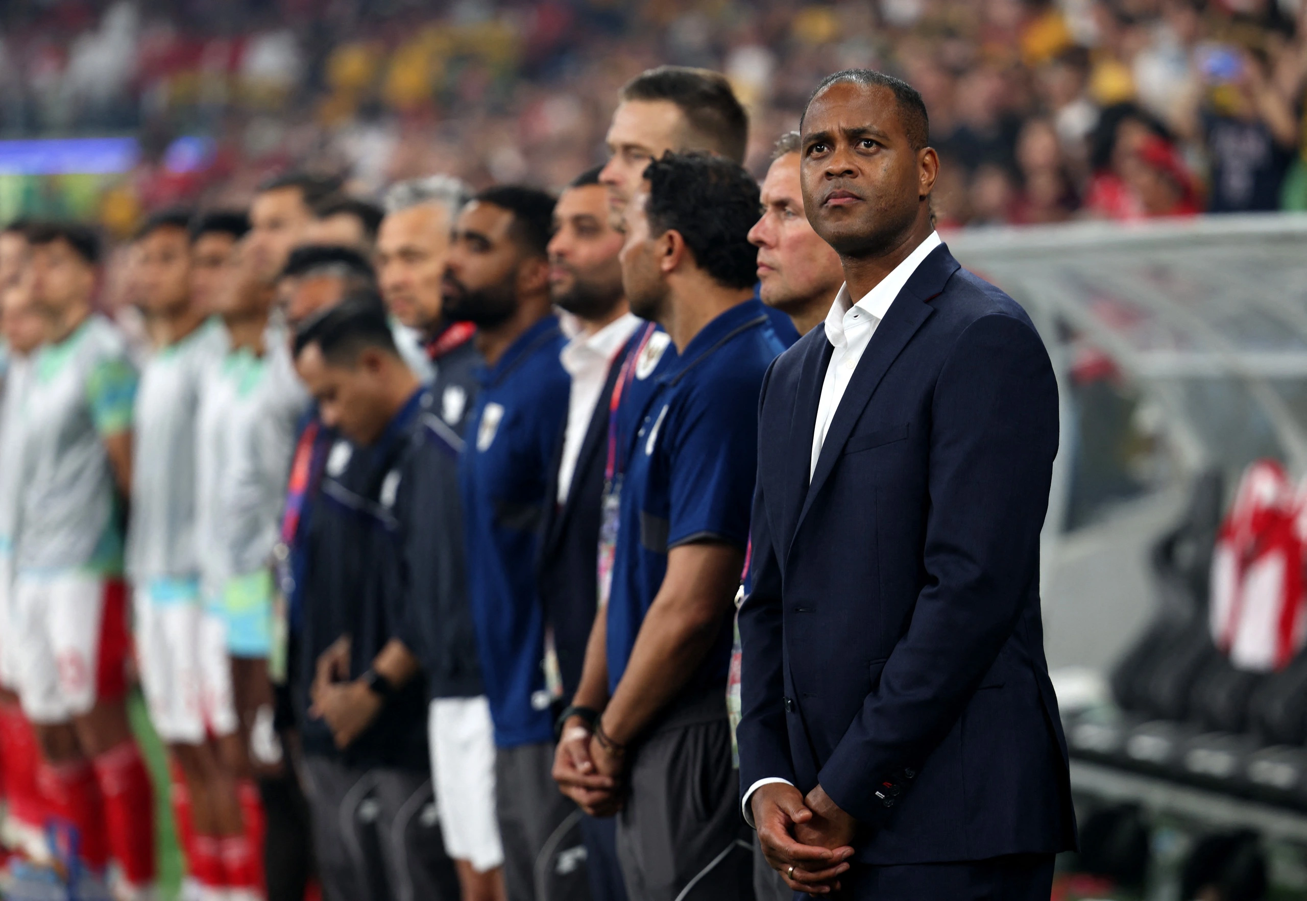 Ole Romeny vắng mặt ở trận tiếp theo của tuyển Indonesia HLV Kluivert sẽ phải giải bài toán khó trên hàng công Indonesia khi vắng Ole Romeny