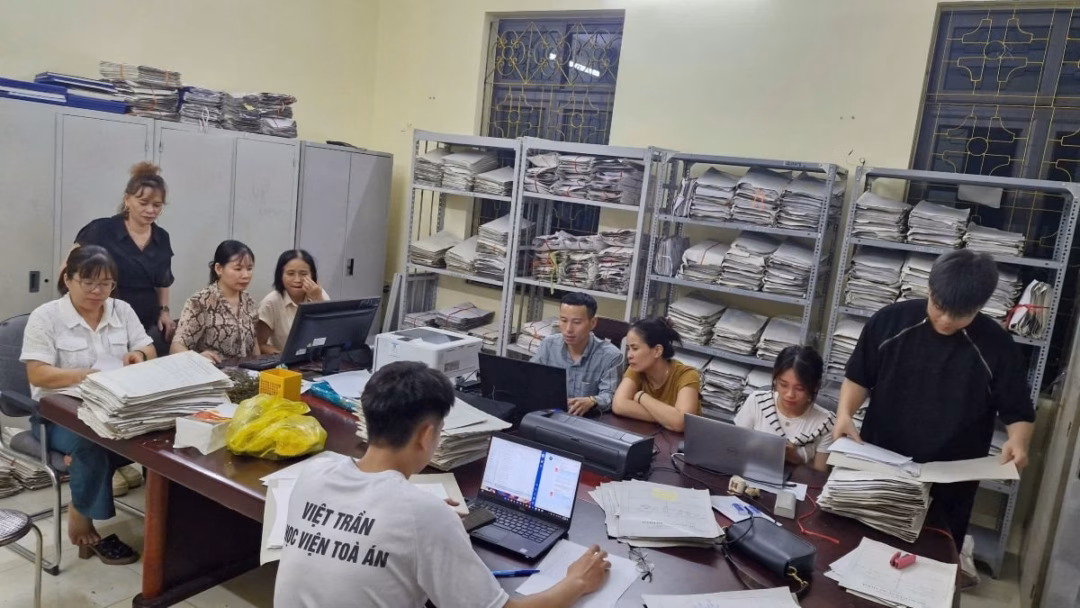 TAND tỉnh Thanh Hóa khẩn trương ứng phó trước bão số 3 Công tác số hóa hồ sơ được triển khai sớm, bố trí khu vực không bị mưa bão ảnh hưởng.