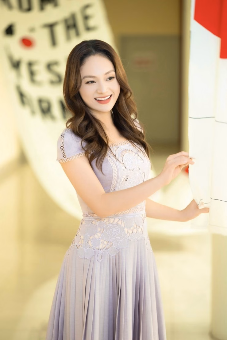 Cuộc sống của Lan Phương bên hai con gái lai Tây - 12