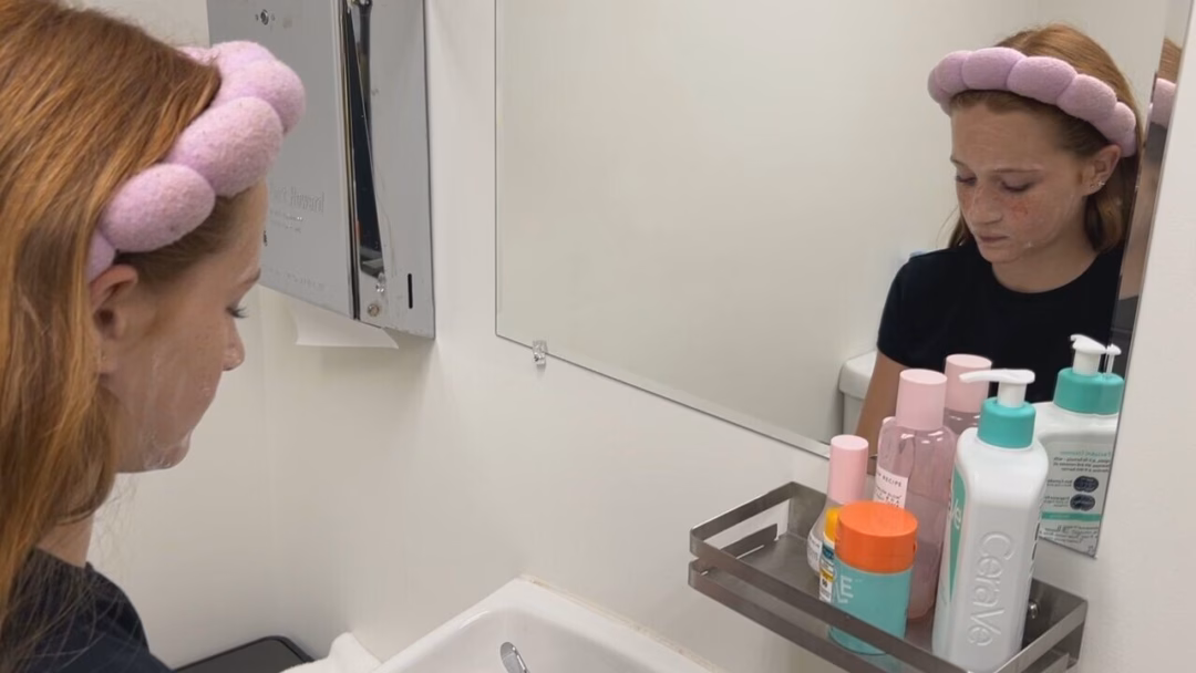 Brianna DeVoe visiting her dermatologist. photo 5