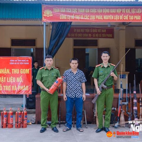 Nghệ An triển khai mô hình 'Đổi vũ khí lấy bình chữa cháy' để phòng ngừa mất an ninh trật tự từ hành vi tàng trữ, sử dụng vũ khí, pháo nổ trái phép