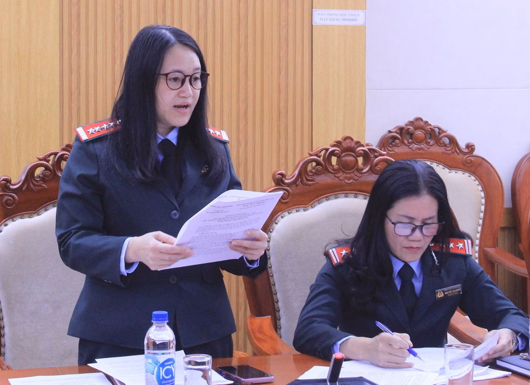 Thanh tra Chính phủ kiểm tra khắc phục vi phạm cổ phần hoá - 1 Đại diện Thanh tra Chính phủ công bố quyết định thành lập tổ kiểm tra tại Bộ Xây dựng