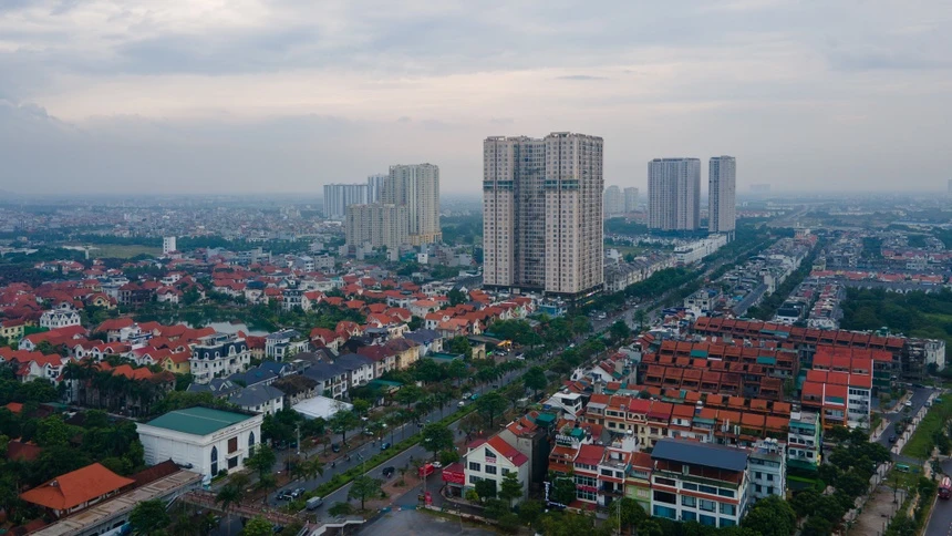 Căn hộ cũ ở Hà Nội cũng ‘đắt hàng’ như bất động sản mới Nhiều căn hộ khu Nam An Khánh tăng giá gần 3 lần sau 10 năm đi vào sử dụng. Ảnh: Thế Bằng.