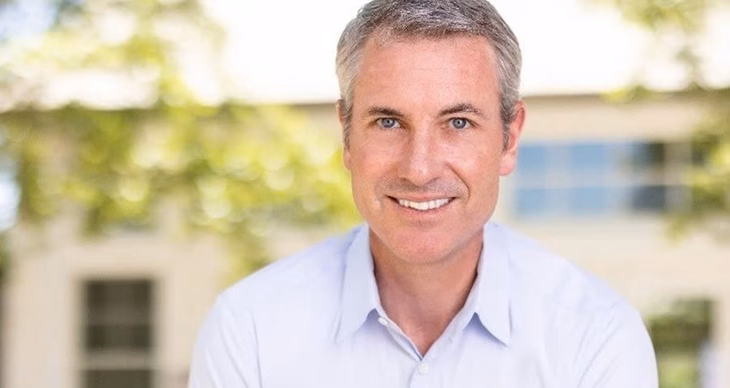 CEO công nghệ bị lộ gian lận tình cảm trước khán giả vì hành vi không đúng mực Chân dung Andy Byron, CEO Công ty Astronomer - Ảnh: Astronomer