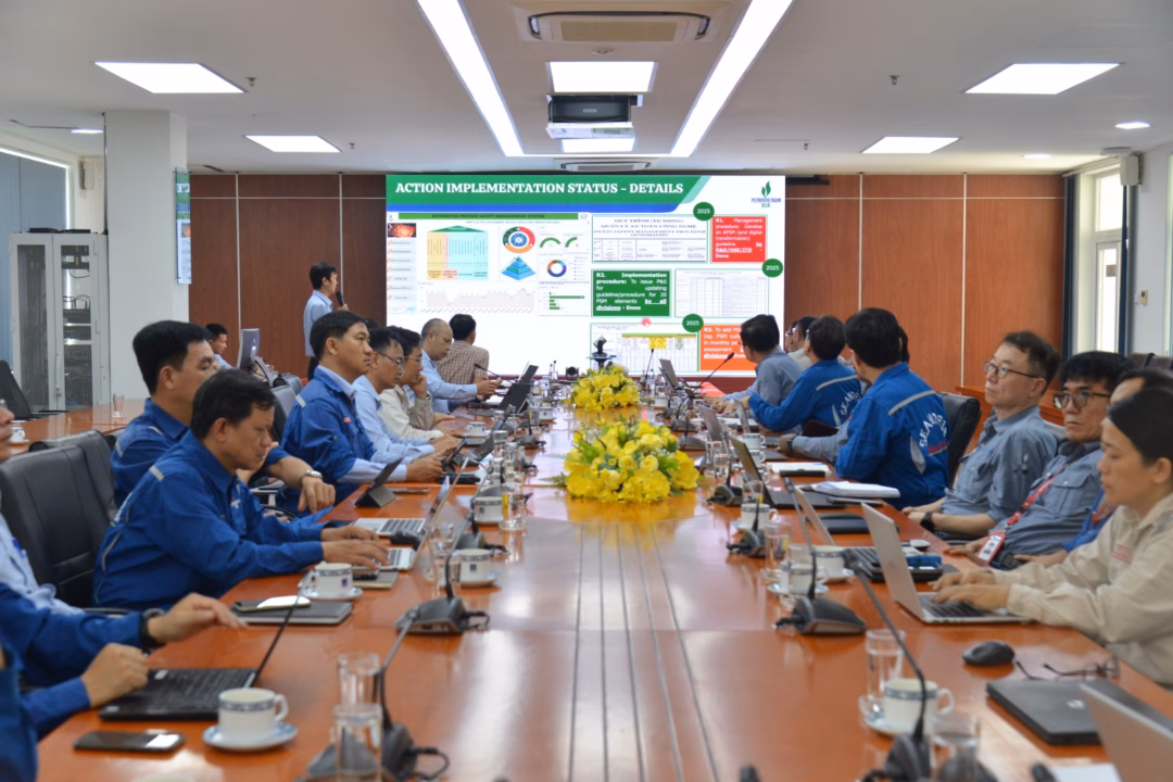Đảm bảo an toàn công nghệ tại Nhà máy Lọc dầu Dung Quất: Kiểm soát rủi ro, số hóa quản lý Toàn cảnh cuộc họp Hội đồng An ninh An toàn tại NMLD Dung Quất.