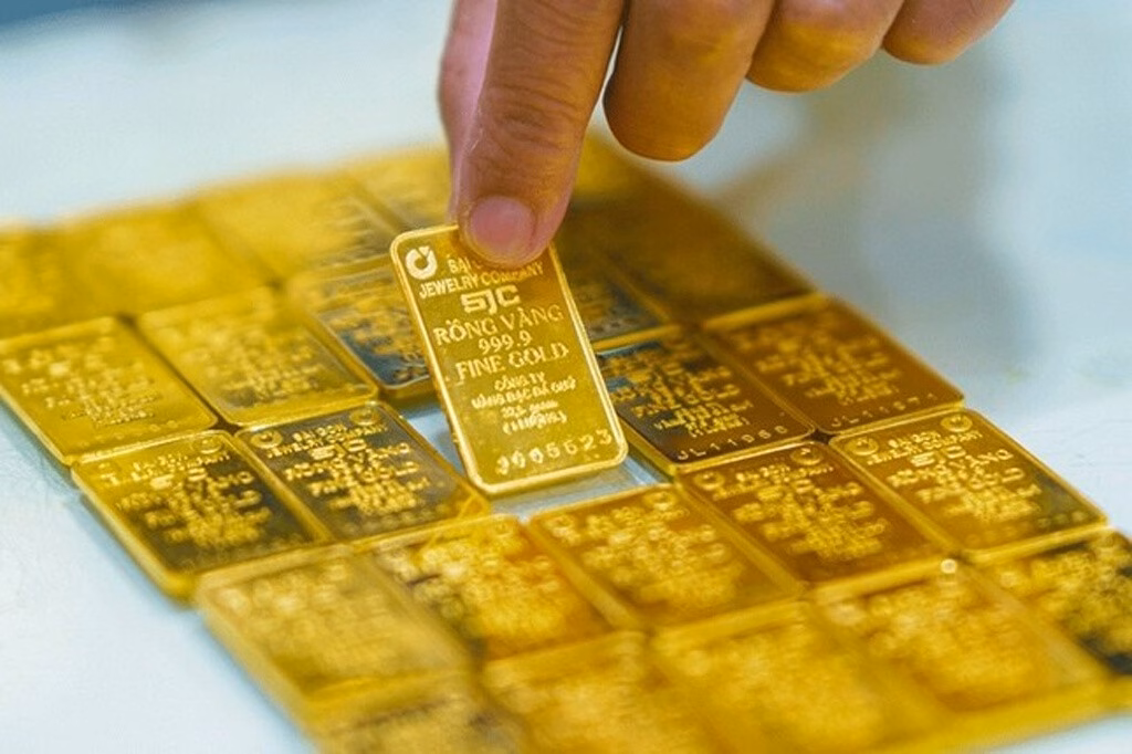 Mua bán vàng trên 20 triệu phải chuyển khoản