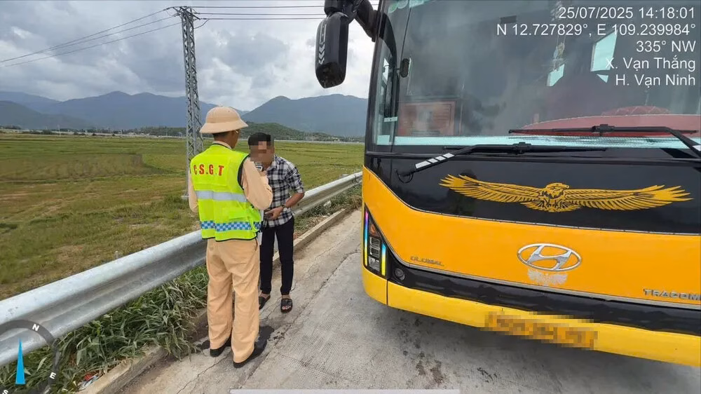 Cảnh sát giao thông toàn quốc tổng kiểm soát vận tải đường bộ và đường thủy