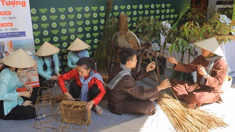 Cỏ năn tượng – Cơ hội kinh tế bền vững cho nông thôn