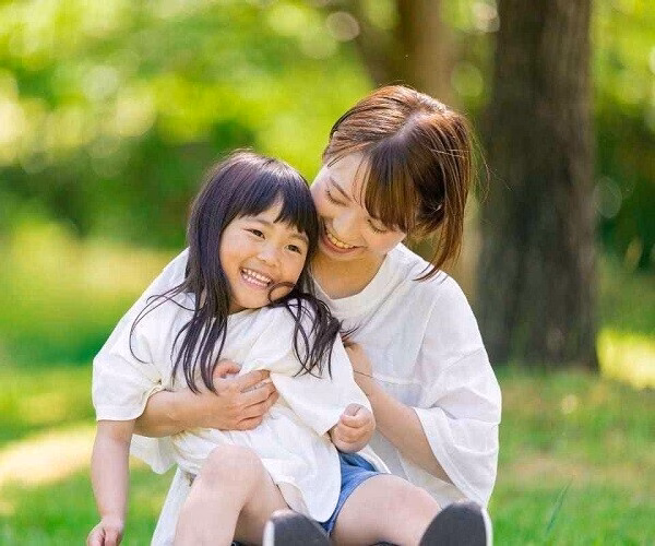 Dạy trẻ nhận thức giá trị bản thân: Vẻ đẹp bên trong và ngoài cần được cân bằng