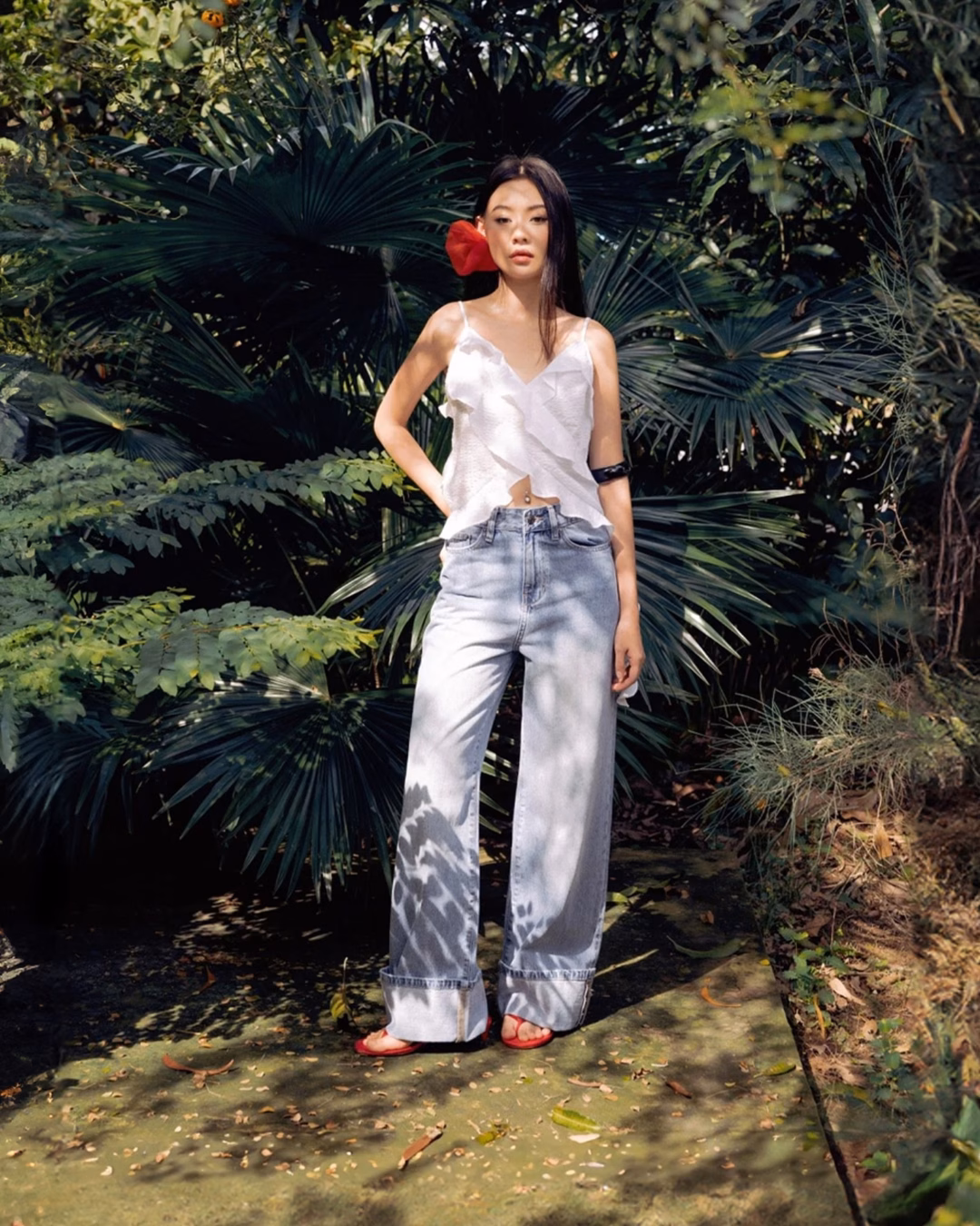 Trước thời điểm tung ra lookbook mới, LIBÉ những tháng gần đây vẫn theo đuổi hình ảnh tươi sáng, trong trẻo dù vẫn giữ tinh thần thiết kế.