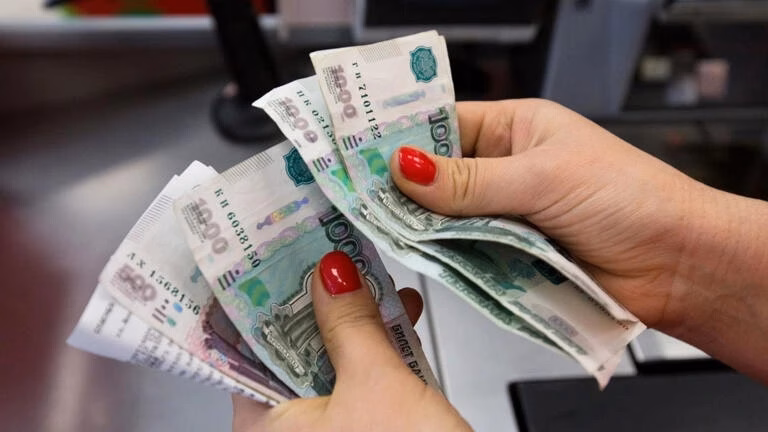 Nga tăng chi tiêu quốc phòng, trụ vững nền kinh tế bất chấp thách thức