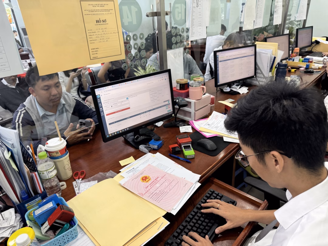 Thủ tướng chỉ đạo giải quyết vướng mắc về đất đai và sổ hồng