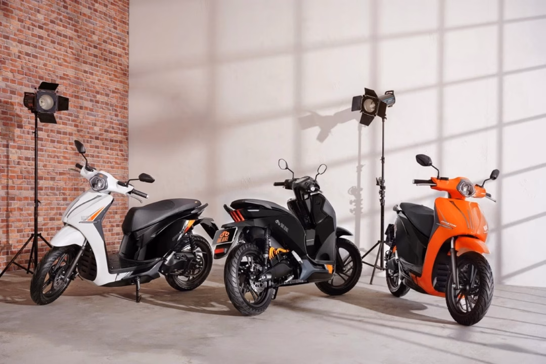 5 mẫu xe máy điện dưới 30 triệu đồng đáng mua hiện nay Dat Bike Quantum S3 được trang bị phanh đĩa trước/sau, dung tích cốp lên tới 44 lít (Ảnh: Dat Bike).