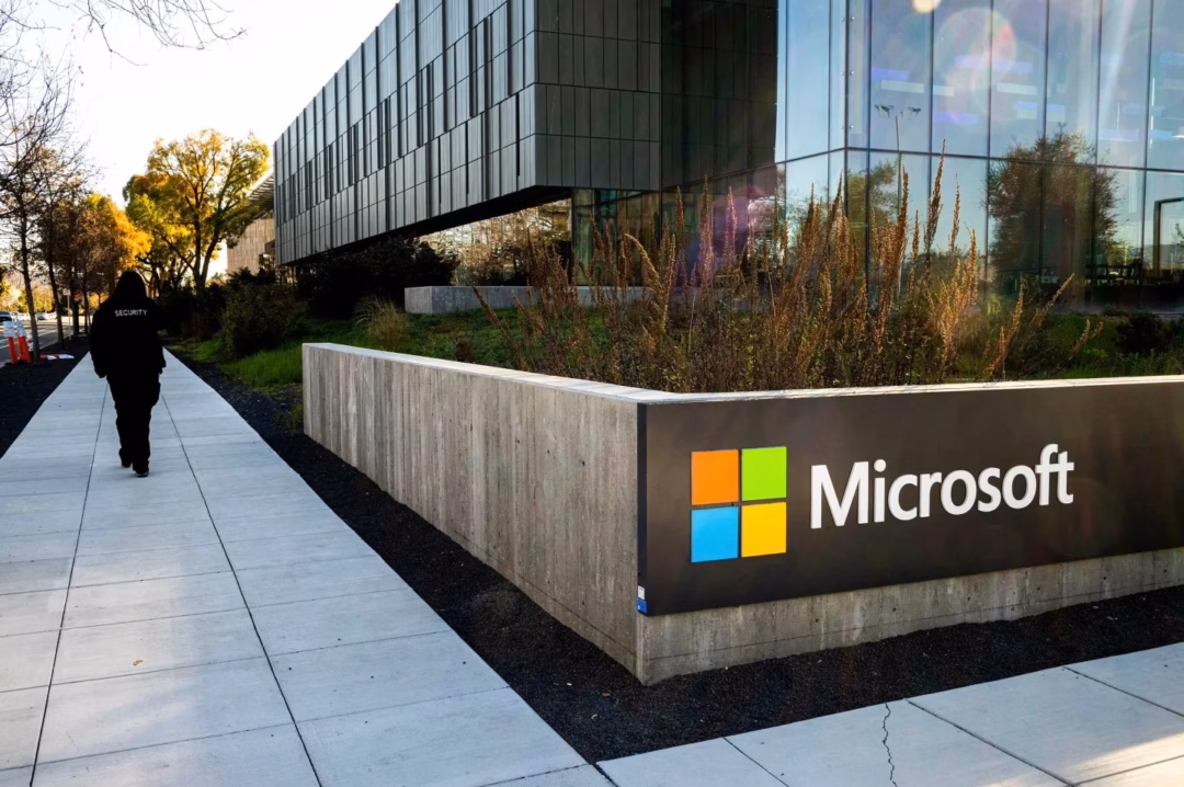Giống nhiều ông lớn ngành công nghệ khác như Google, Meta và Intel, Microsoft sa thải một lượng lớn nhân viên - Ảnh: Getty.
