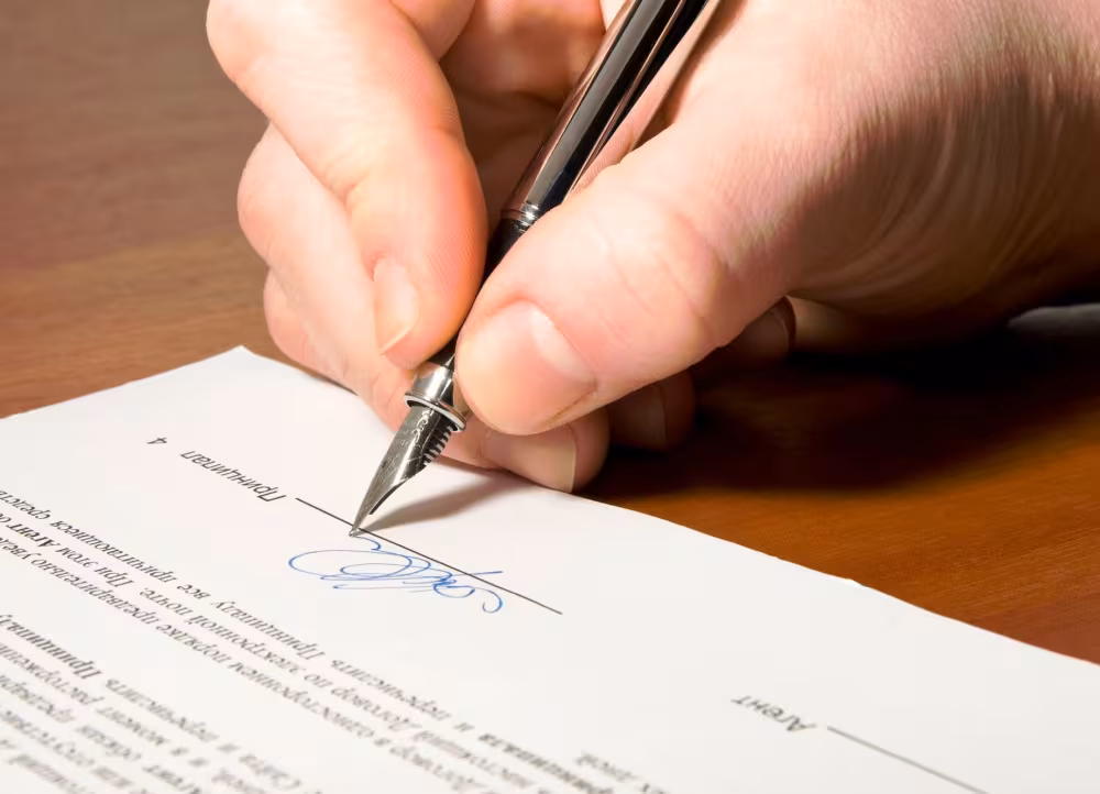 Thông tư 64/2025/TT-BCT: Hướng dẫn chi tiết quy trình phối hợp kiểm soát hợp đồng mẫu và điều kiện giao dịch chung